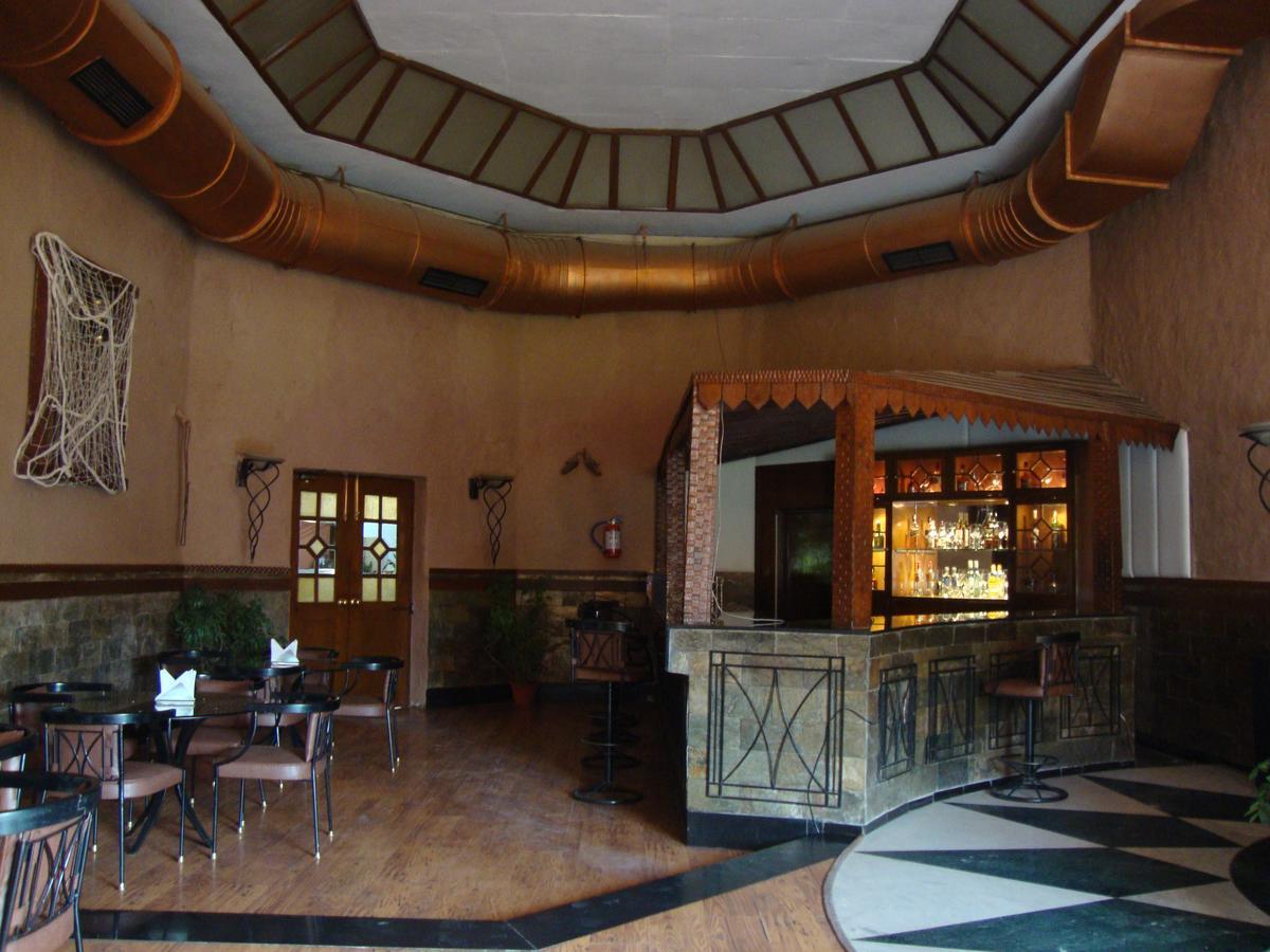 Hotel North Park Panchkula Bagian luar foto