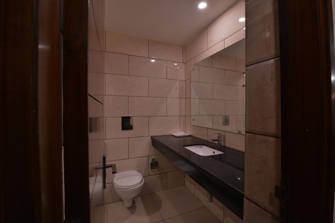 Hotel North Park Panchkula Bagian luar foto